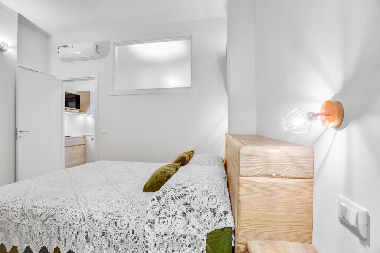 Madame Bari' Suite Apt In The Heart Of บารี ภายนอก รูปภาพ