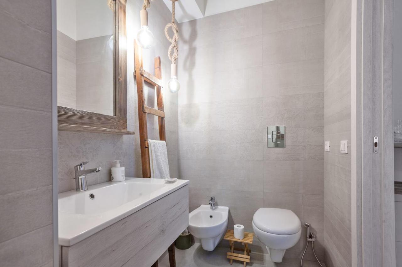 Madame Bari' Suite Apt In The Heart Of บารี ภายนอก รูปภาพ